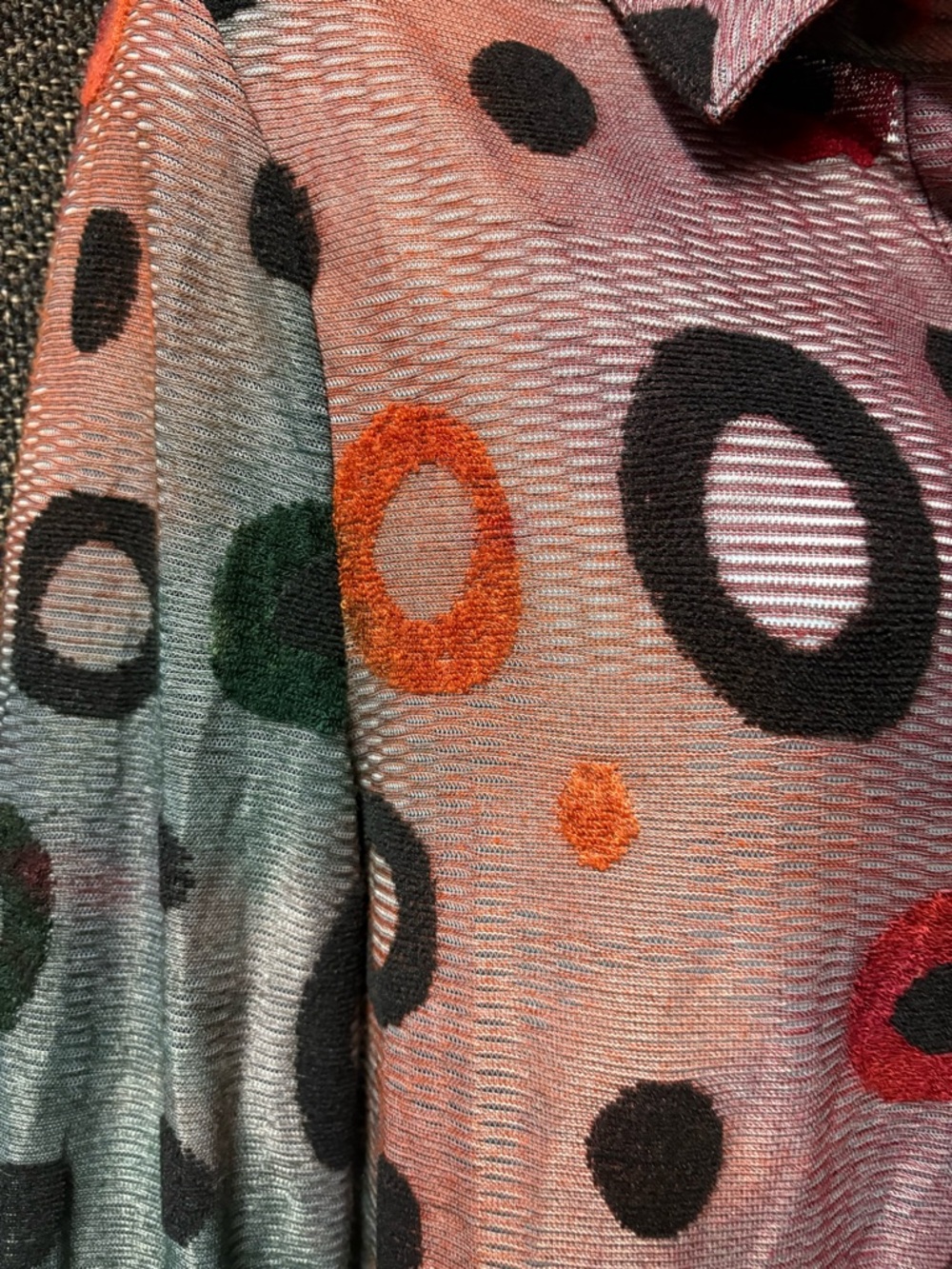 Radzoli Abstract Textured Button Blouse - Picture 4 of 16